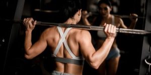 schiena palestra pesi